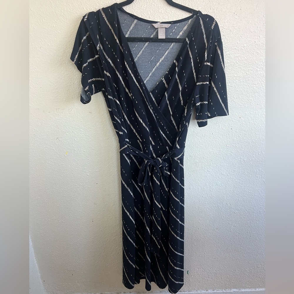 H&M Dark Blue Midi Dress with Light Stripes size M